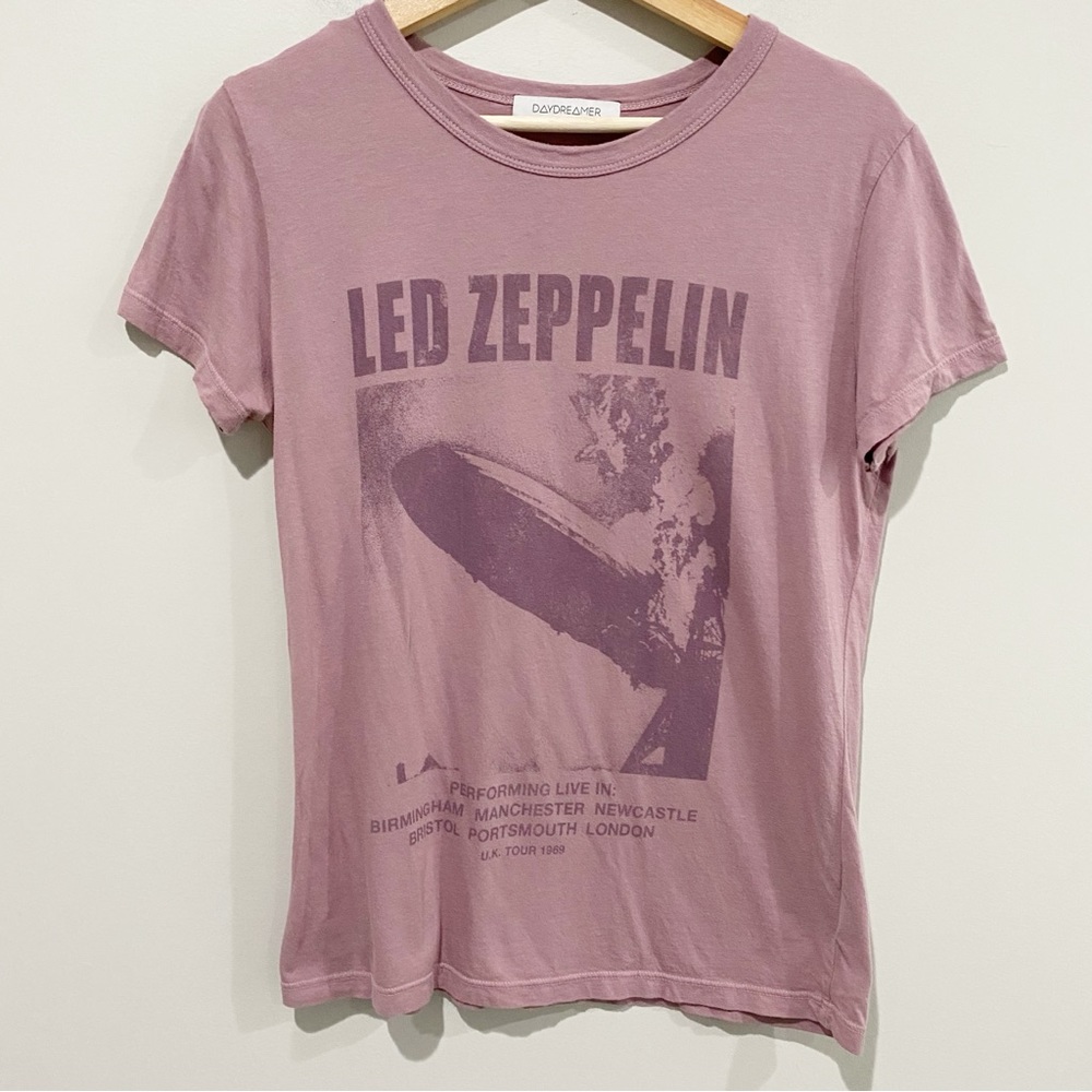 DAYDREAMER Led Zepplin UK Tour
1969 Graphic Tee Purple Pink Size Large